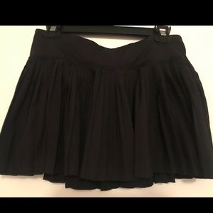 Lululemon Pleated running skirt